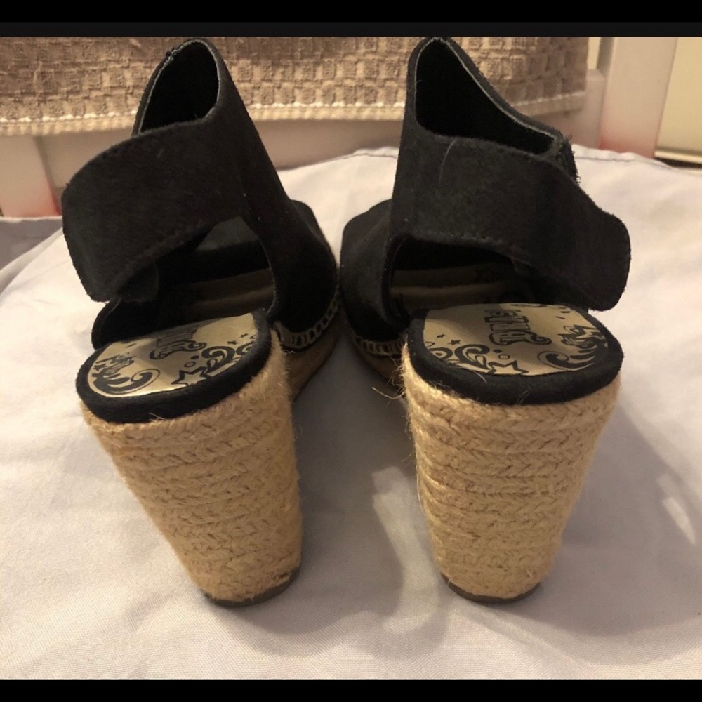 4” High Wedge Shoes 6.5